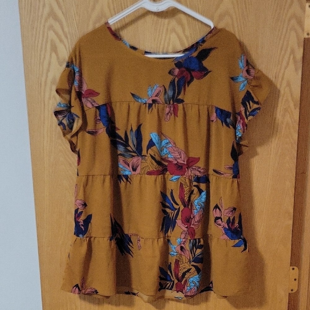 Multicolored Short Sleeve Tiered Tunic Top